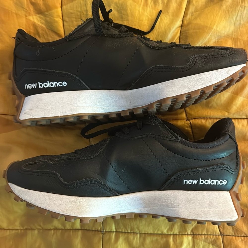 Womens New Balance 327,